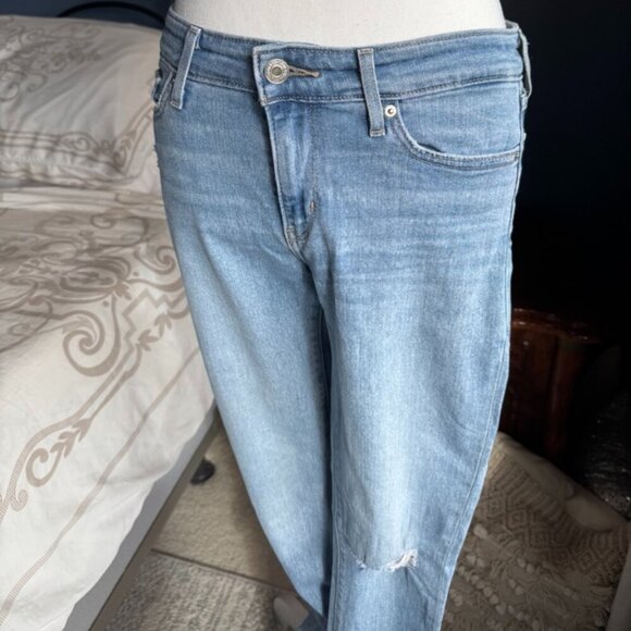 Levi’s 711 Skinny Light Wash Distressed Jeans - Picture 3 of 8